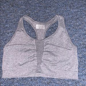 Seamless sports bra